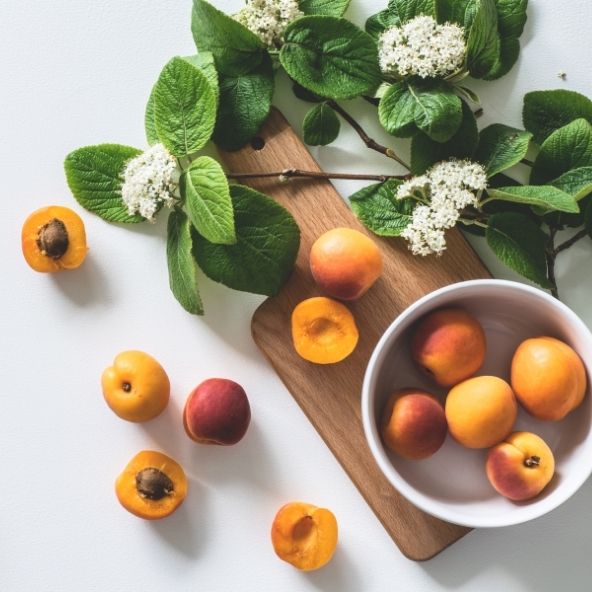Obst auf Schneidebrett